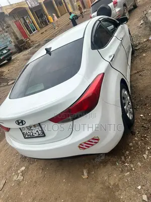 Hyundai Elantra 2013 White