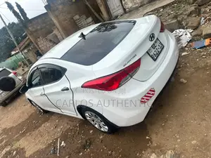 Hyundai Elantra 2013 White