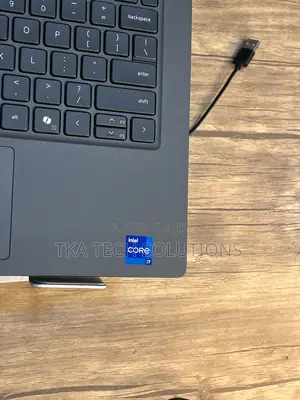 New Laptop Dell Latitude 3520 16GB Intel Core i7 SSD 512GB