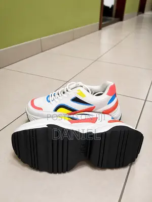 Zara Sneaker