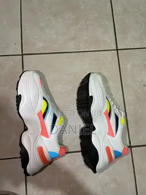 Zara Sneaker