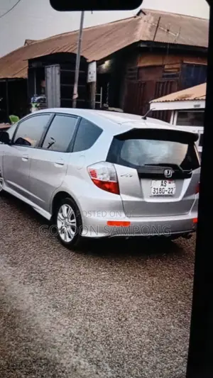 Honda Fit Automatic 2012 Off white
