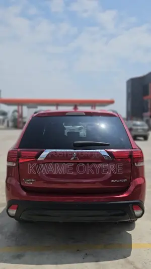 Mitsubishi Outlander LE FWD 2019 Red