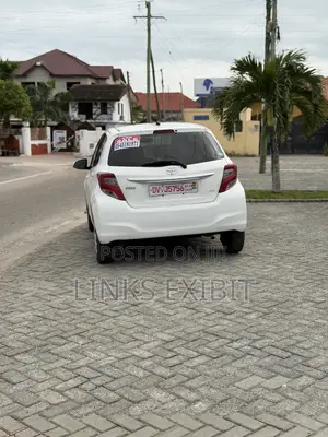 Toyota Vitz 1.3 FWD 3dr 2014 White