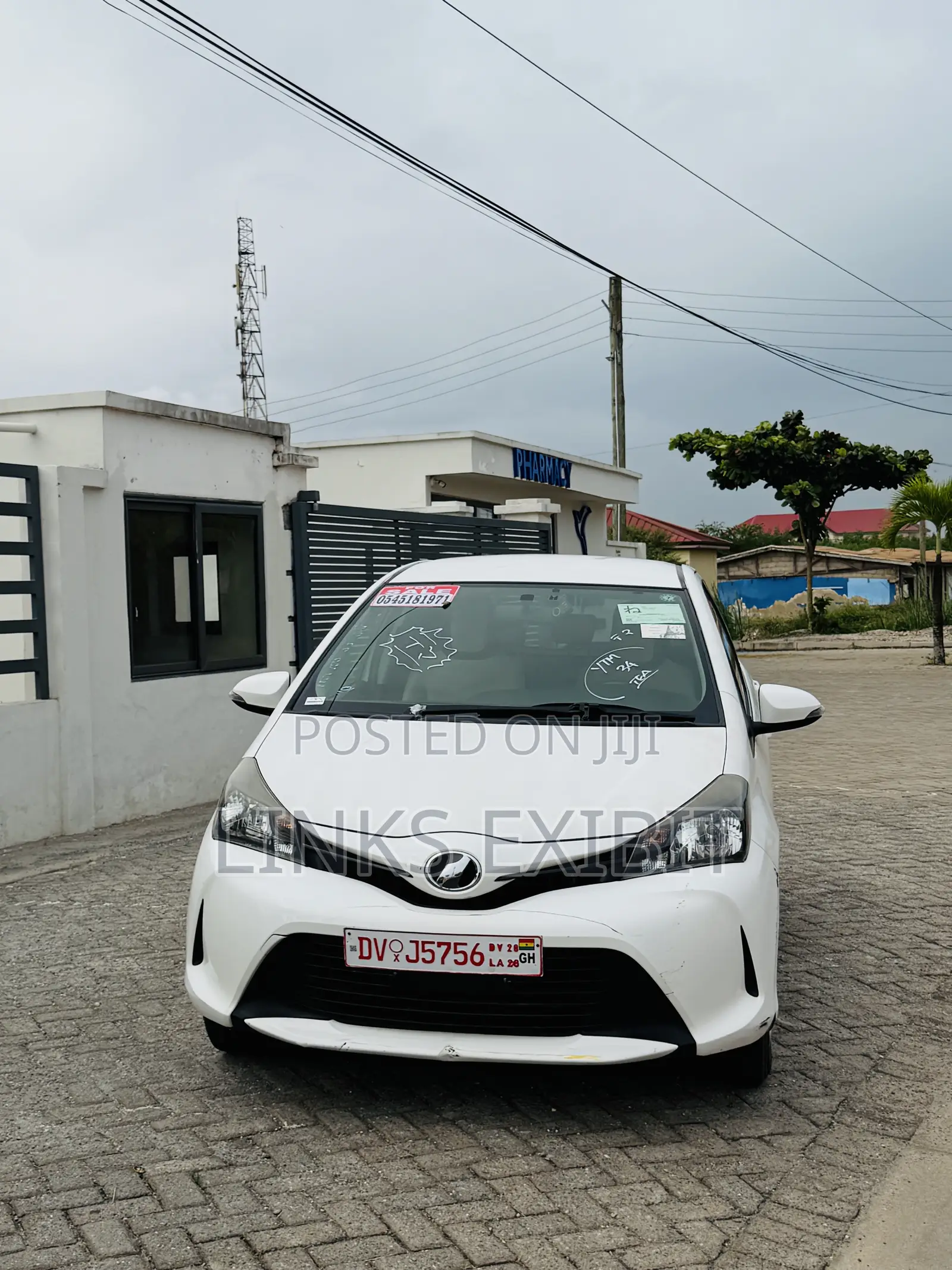 Toyota Vitz 1.3 FWD 3dr 2014 White