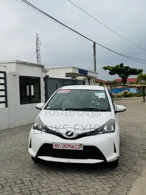Toyota Vitz 1.3 FWD 3dr 2014 White