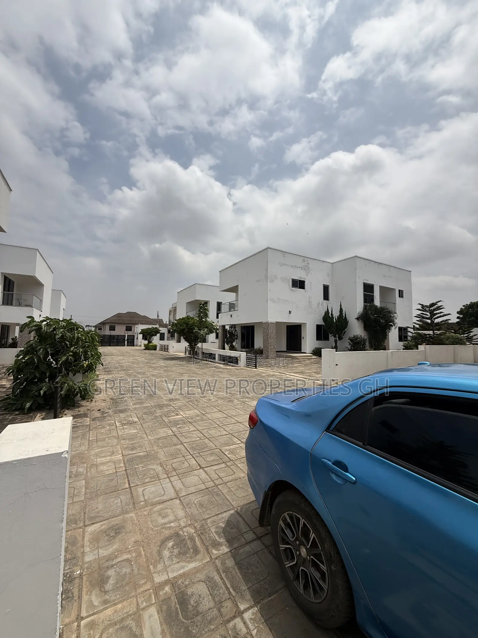 4bdrm Townhouse / Terrace in East Legon for rent