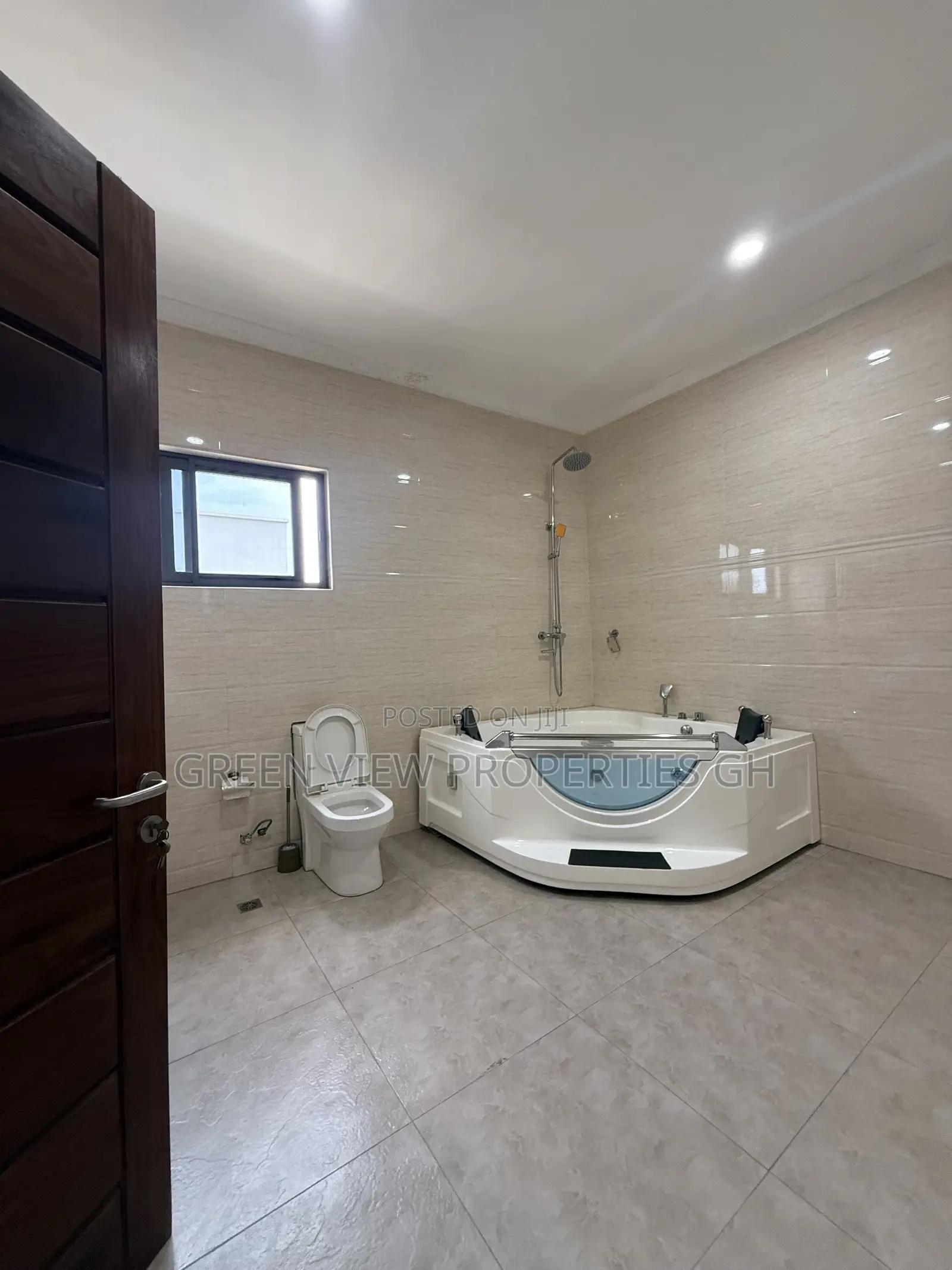 4bdrm Townhouse / Terrace in East Legon for rent