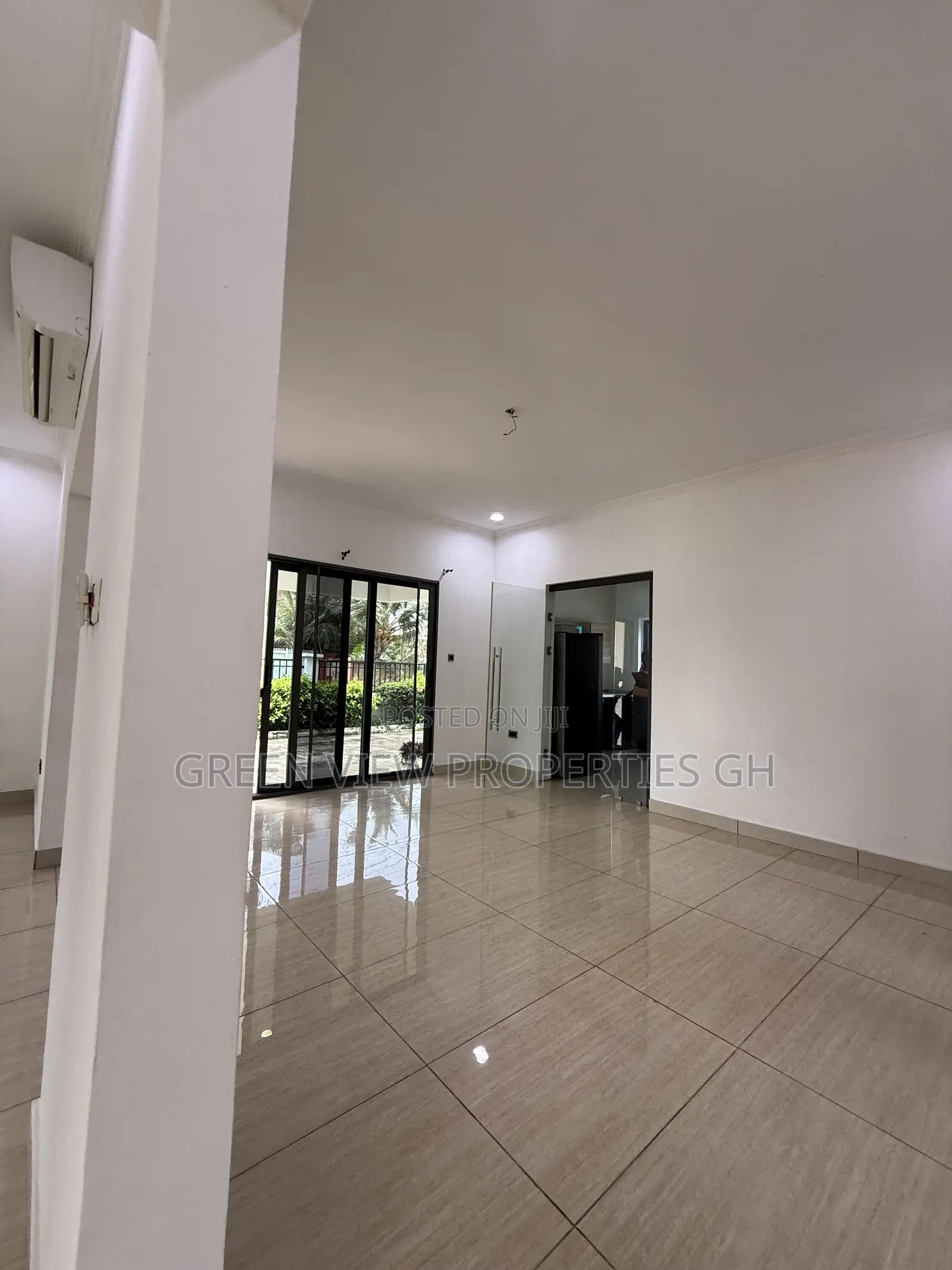 4bdrm Townhouse / Terrace in East Legon for rent