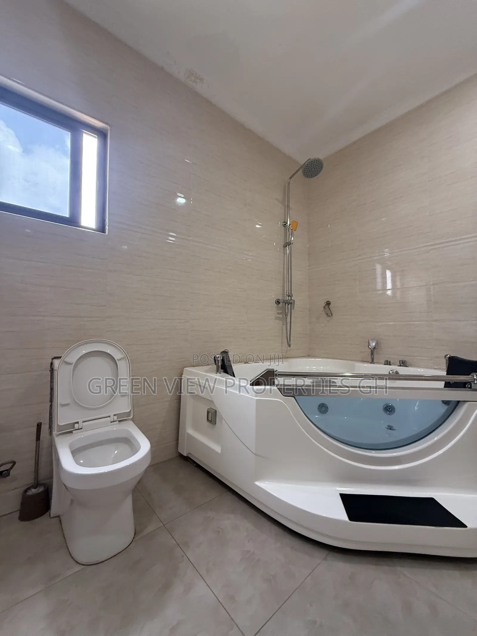 4bdrm Townhouse / Terrace in East Legon for rent