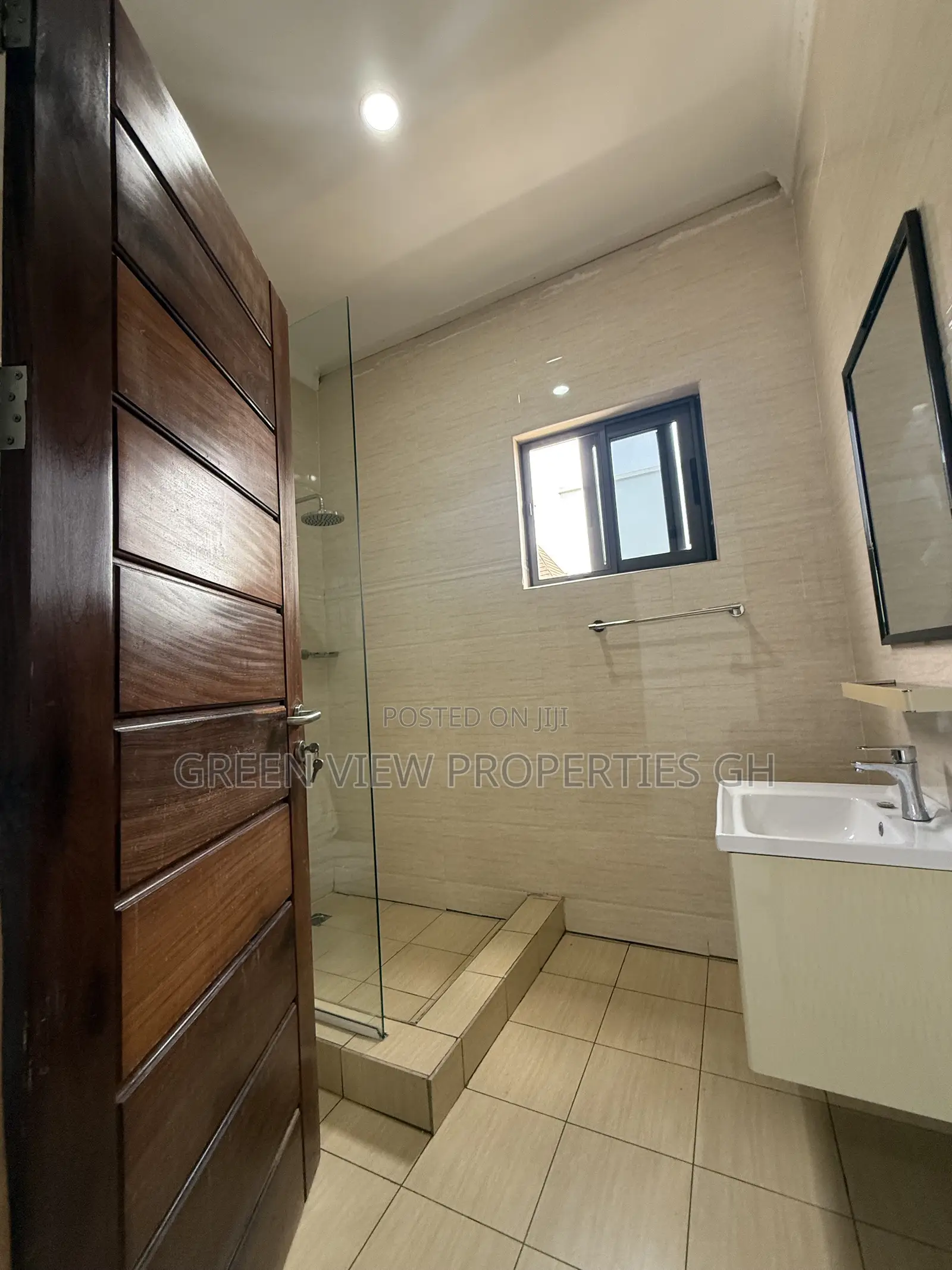 4bdrm Townhouse / Terrace in East Legon for rent