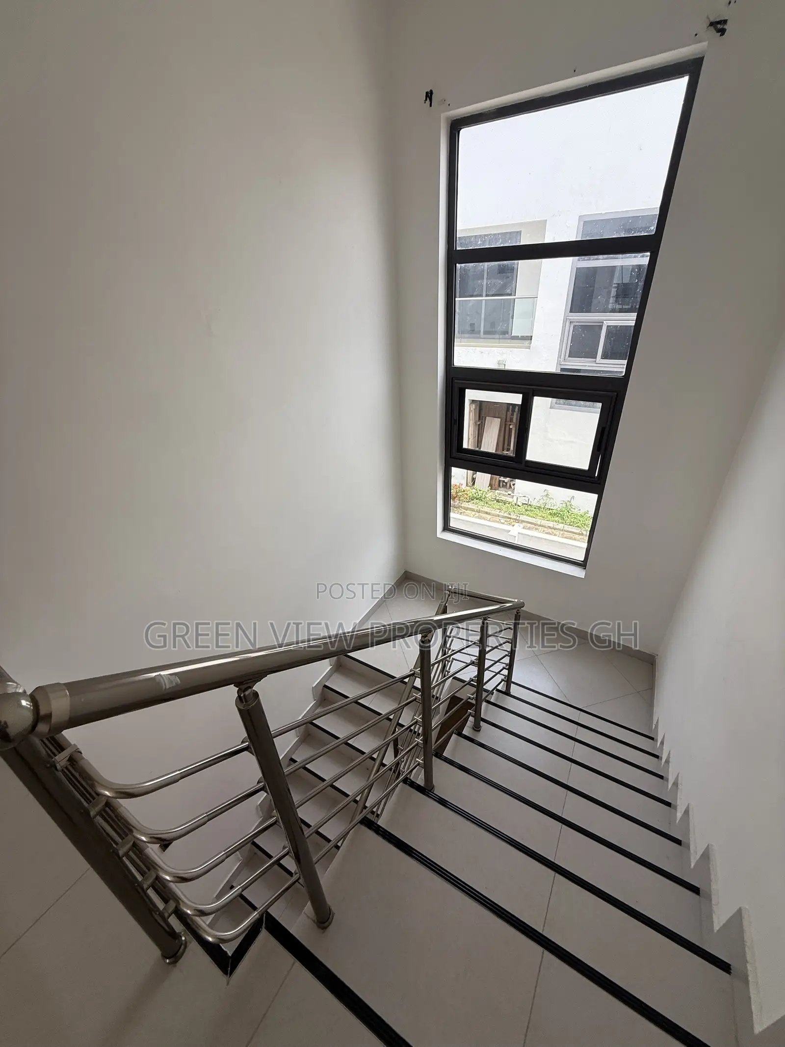 4bdrm Townhouse / Terrace in East Legon for rent