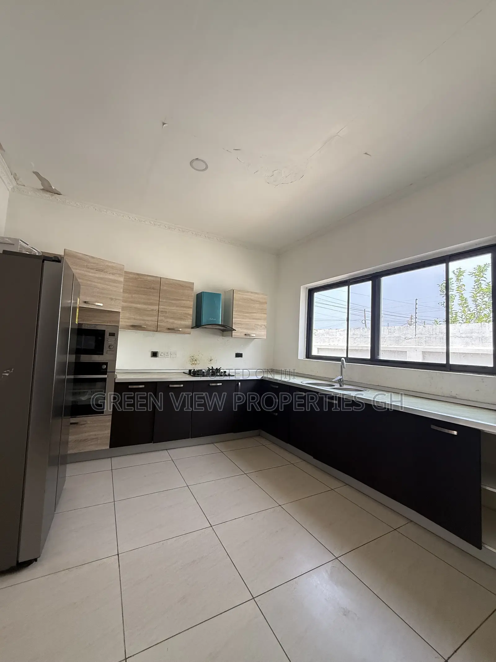 4bdrm Townhouse / Terrace in East Legon for rent