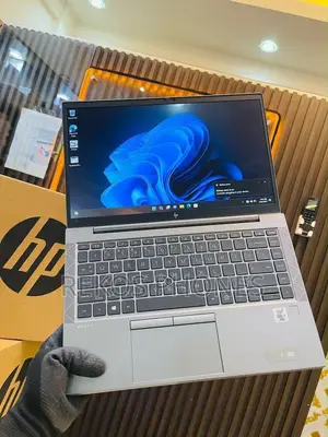 New Laptop HP ZBook Firefly 14 G7 8GB Intel Core i5 SSD 256GB