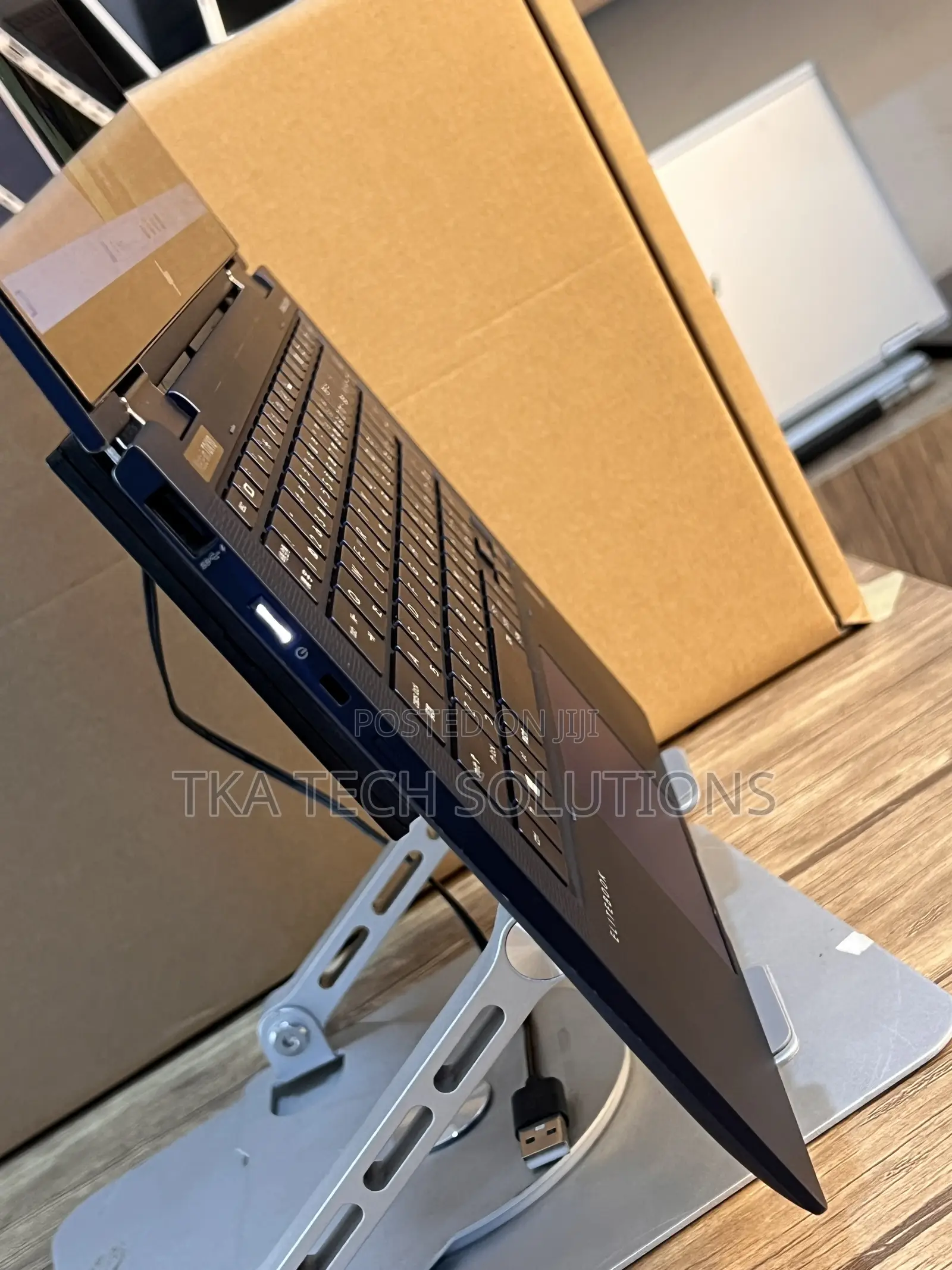 Laptop HP Elite Dragonfly x360 8th Gen 8GB Intel Core i5 SSD 256GB