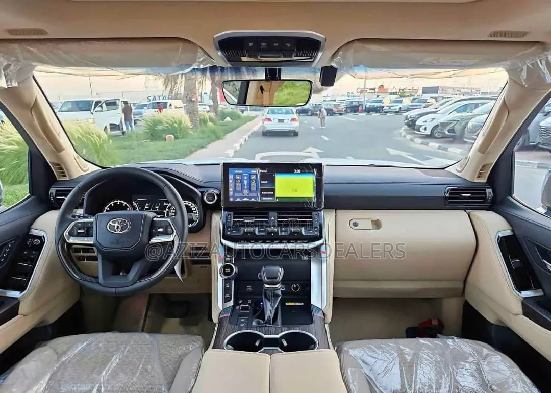 New Toyota Land Cruiser LC300 2025 Gray