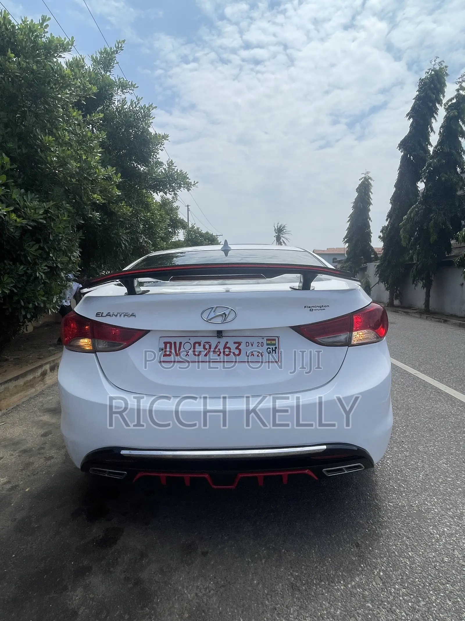 Hyundai Elantra Limited Sedan FWD (1.8L 4cyl 6A) 2013 White