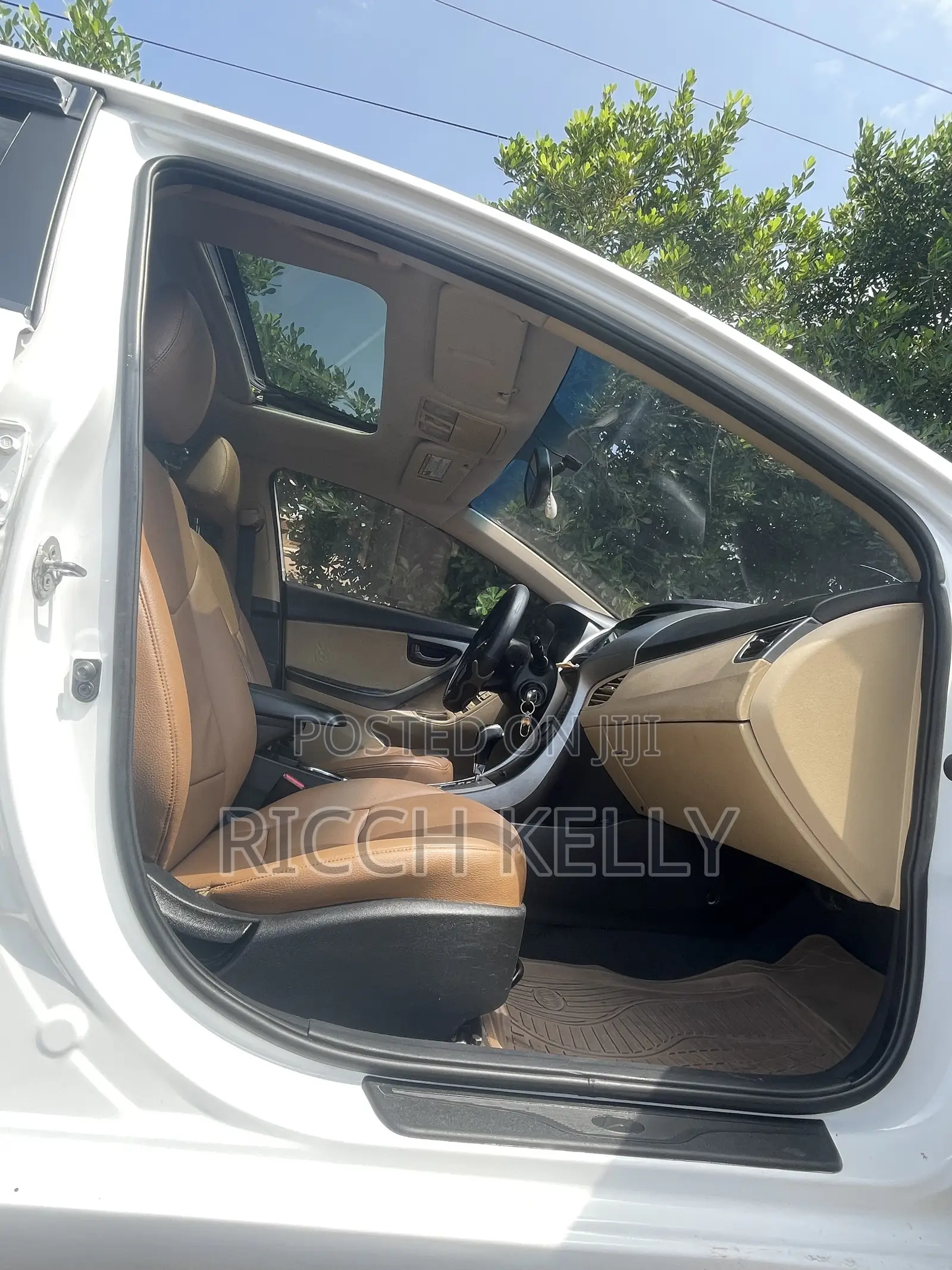 Hyundai Elantra Limited Sedan FWD (1.8L 4cyl 6A) 2013 White