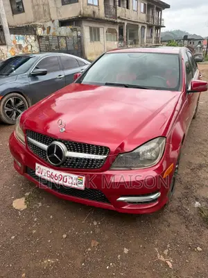 Mercedes-Benz C250 2013 Red
