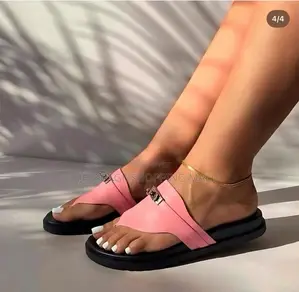 Women's Thong Sandals With Chunky Sole