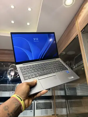 Laptop HP ZBook Firefly 15 G7 32GB Intel Core i7 SSD 512GB