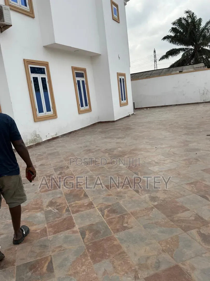 4bdrm House in Community 17 Lashibi, Accra Metropolitan for sale