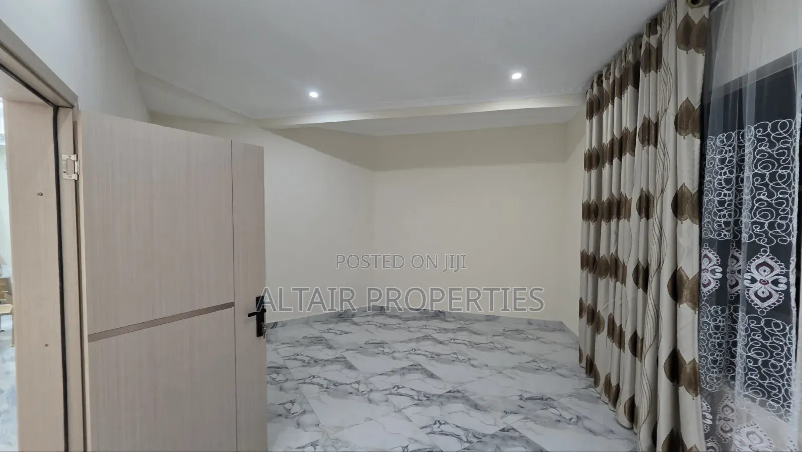 8bdrm House in Trasacco, Accra Metropolitan for sale