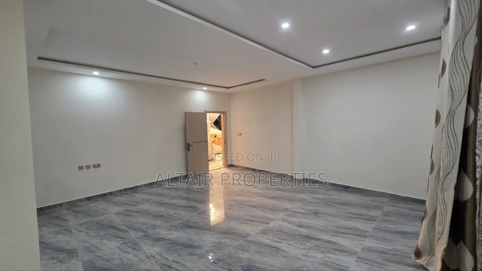 8bdrm House in Trasacco, Accra Metropolitan for sale