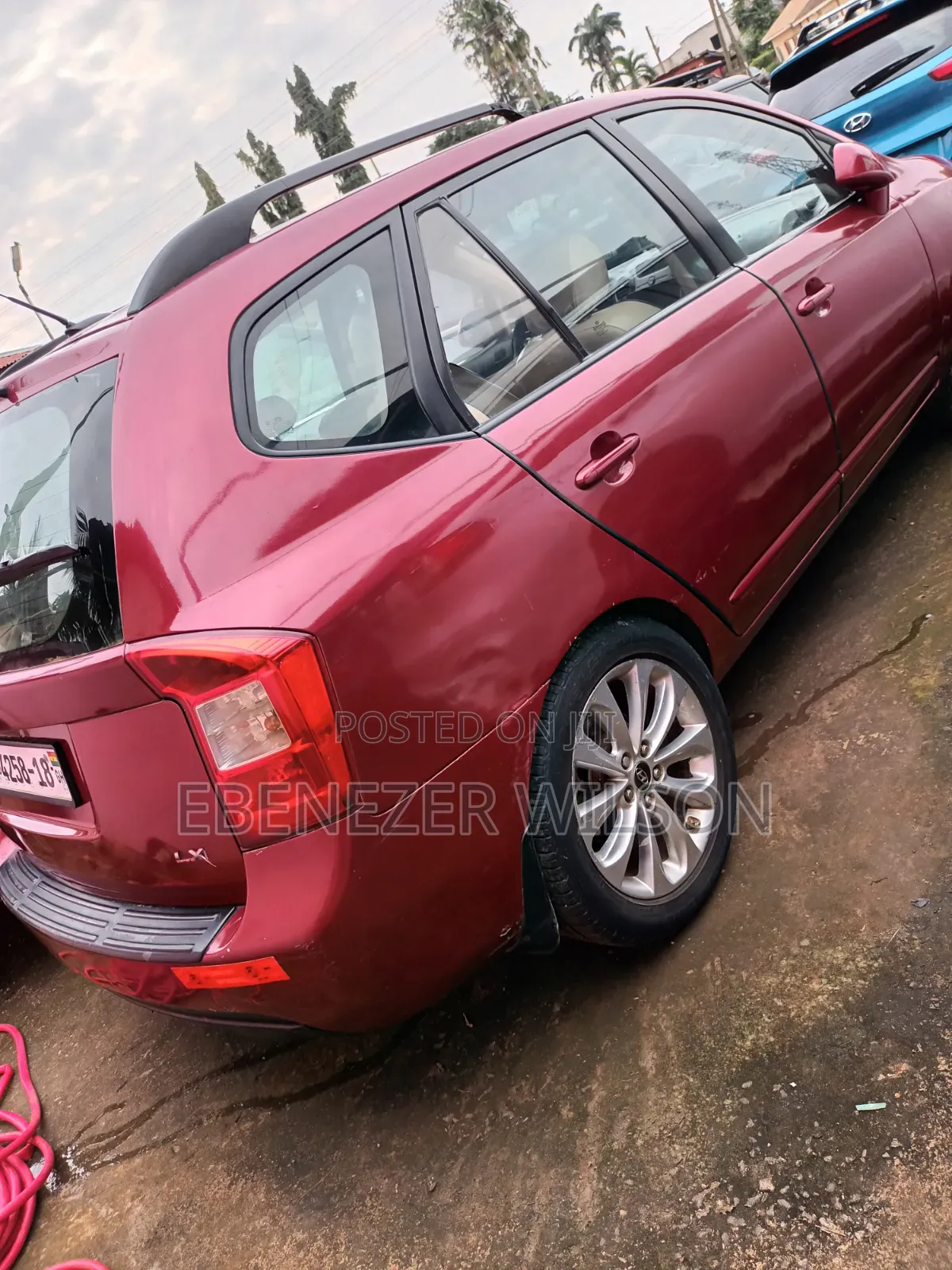 Kia Rondo 2012 Red