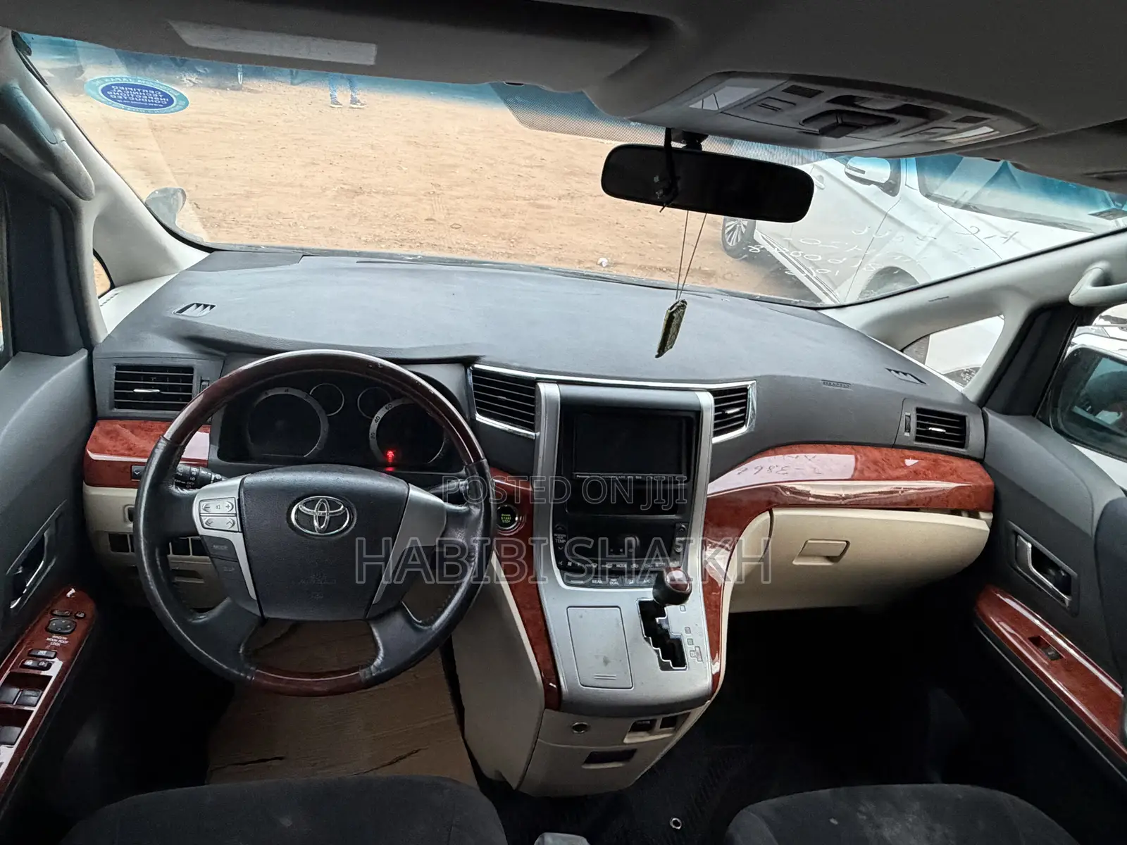 Toyota Vellfire V 2.4 FWD 7-Seater 2011 Black