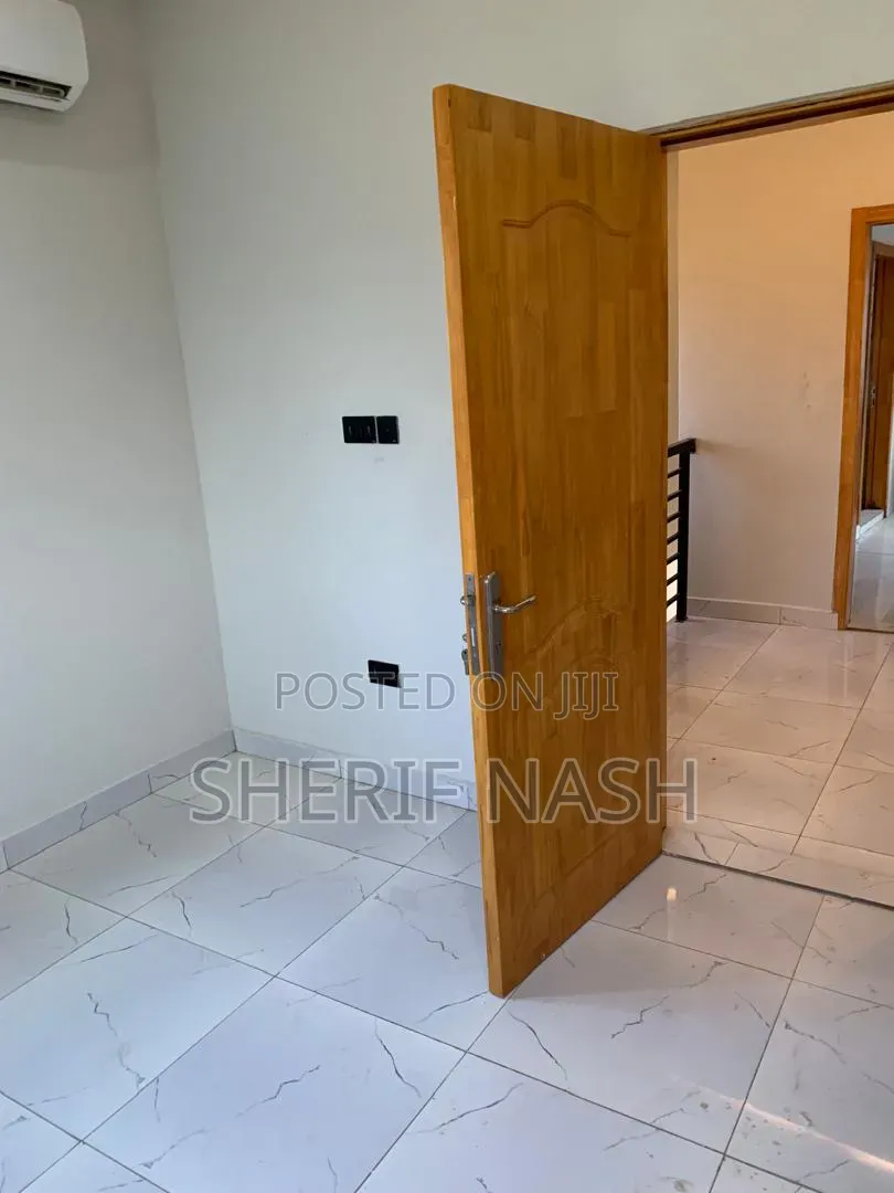 3bdrm Duplex in Ashaly Botwe, Accra Metropolitan for rent