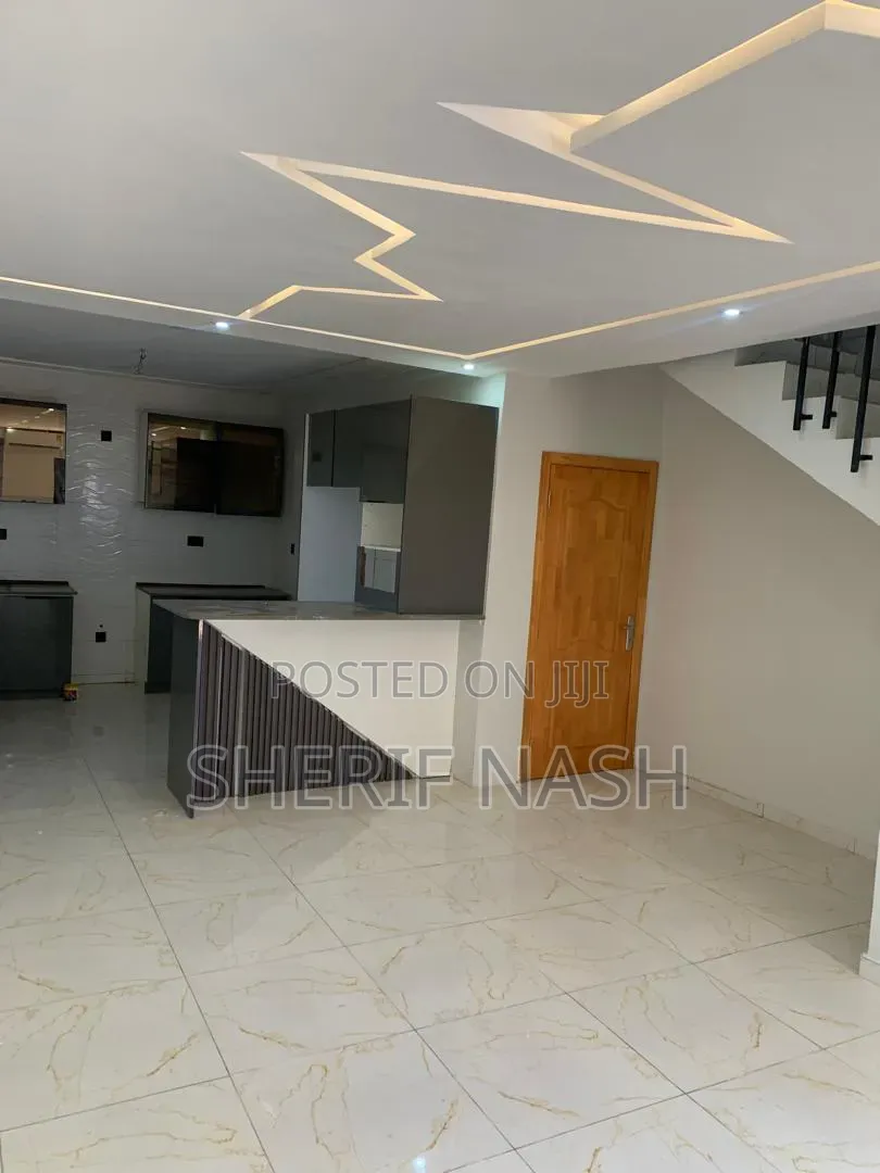 3bdrm Duplex in Ashaly Botwe, Accra Metropolitan for rent