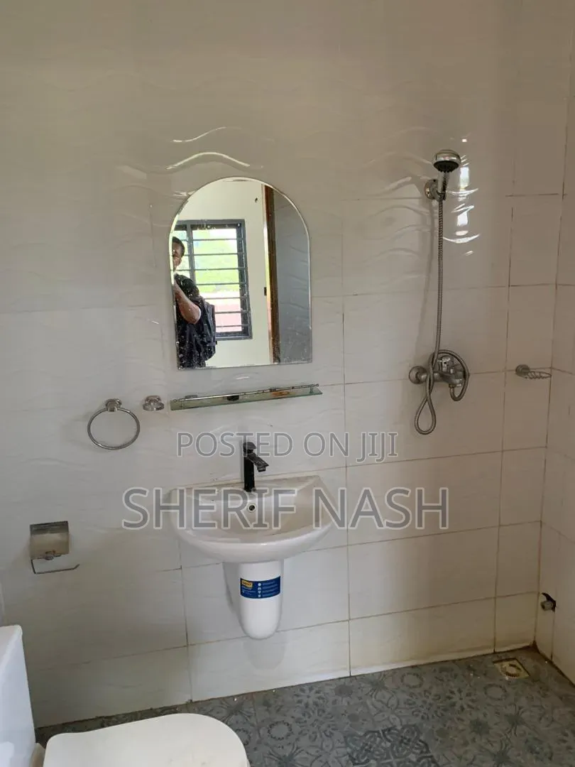 3bdrm Duplex in Ashaly Botwe, Accra Metropolitan for rent