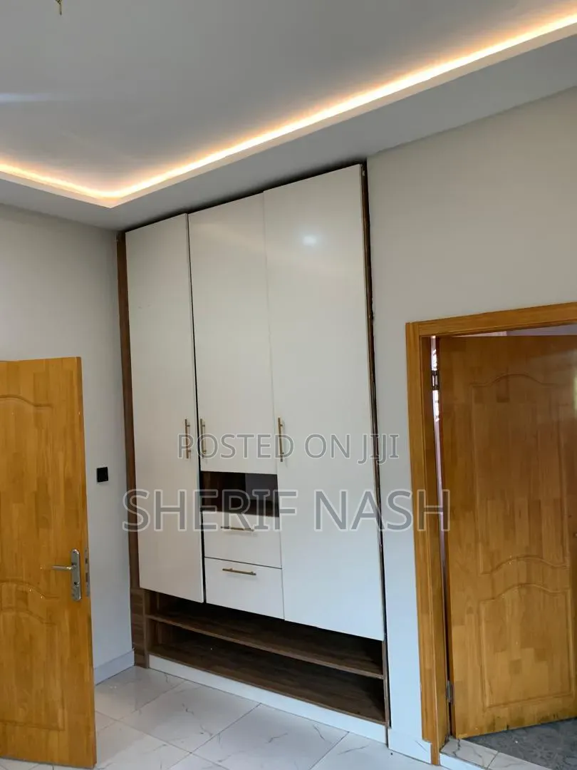 3bdrm Duplex in Ashaly Botwe, Accra Metropolitan for rent