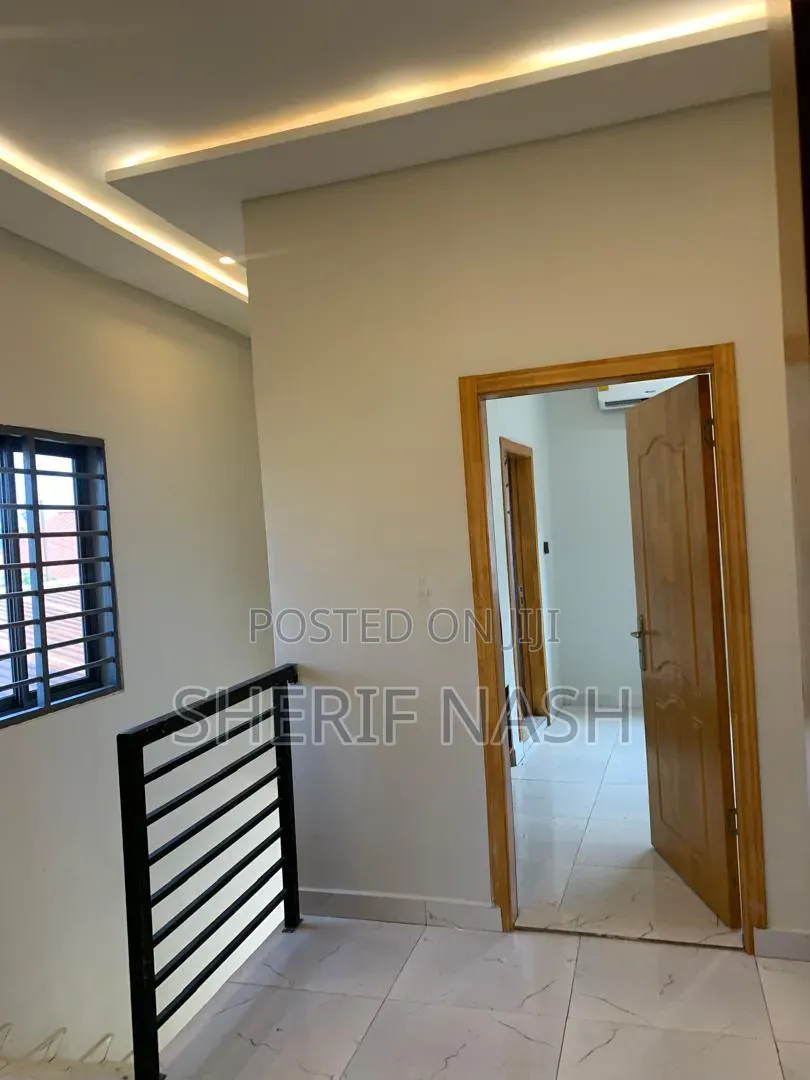 3bdrm Duplex in Ashaly Botwe, Accra Metropolitan for rent