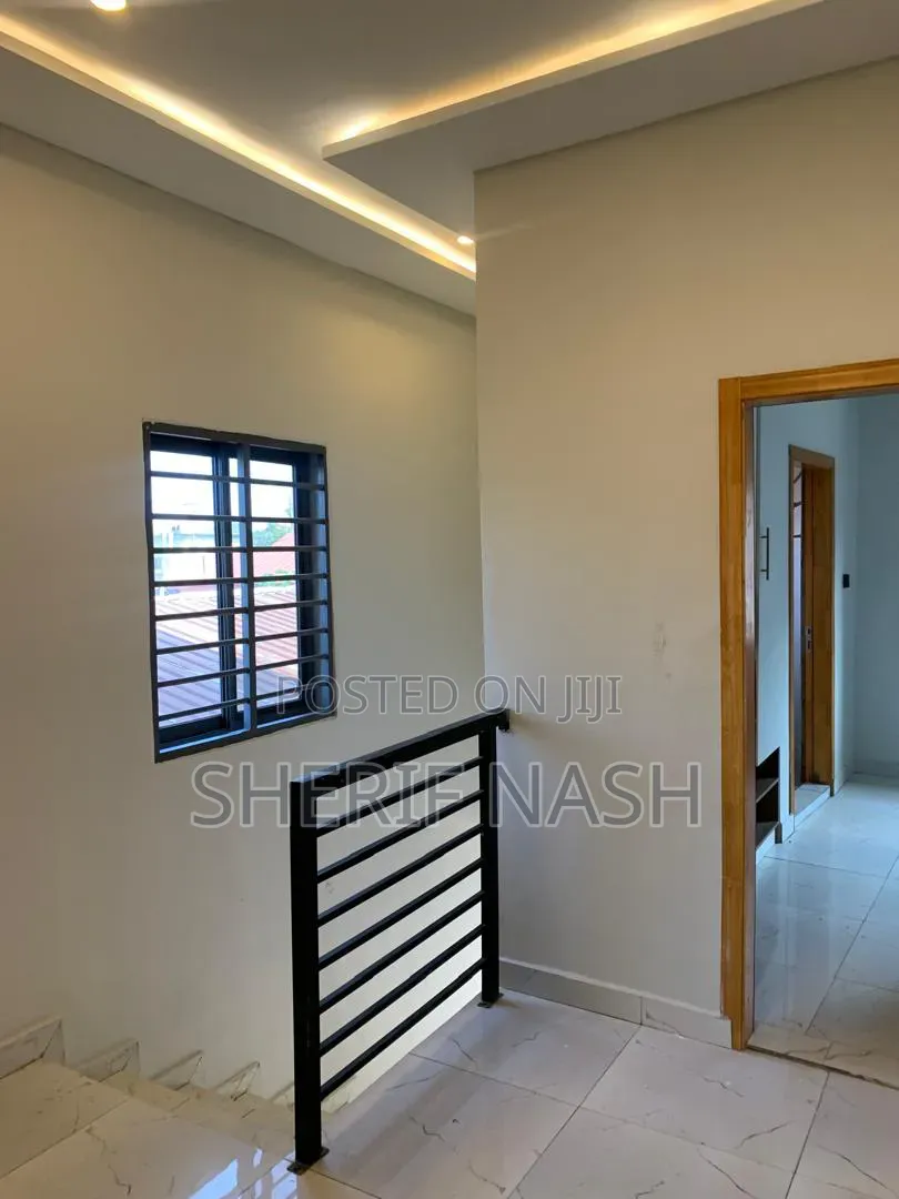 3bdrm Duplex in Ashaly Botwe, Accra Metropolitan for rent