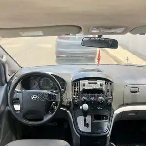 Hyundai Starex 2010 Black