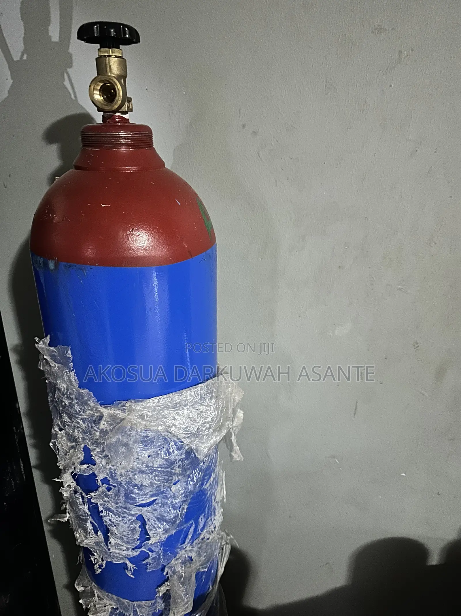 Oxygen Cylinder
