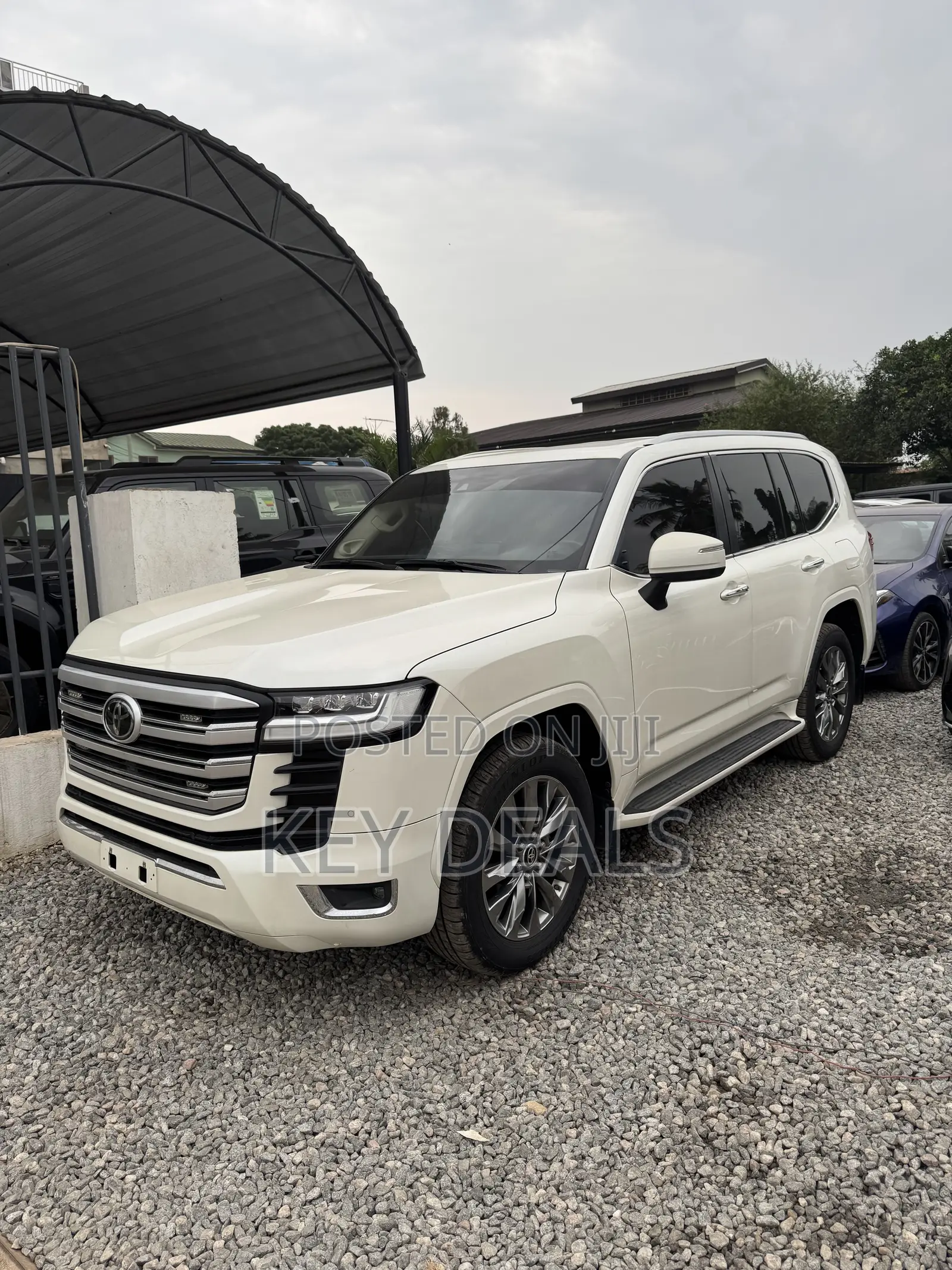 Toyota Land Cruiser LC300 2022 Off white