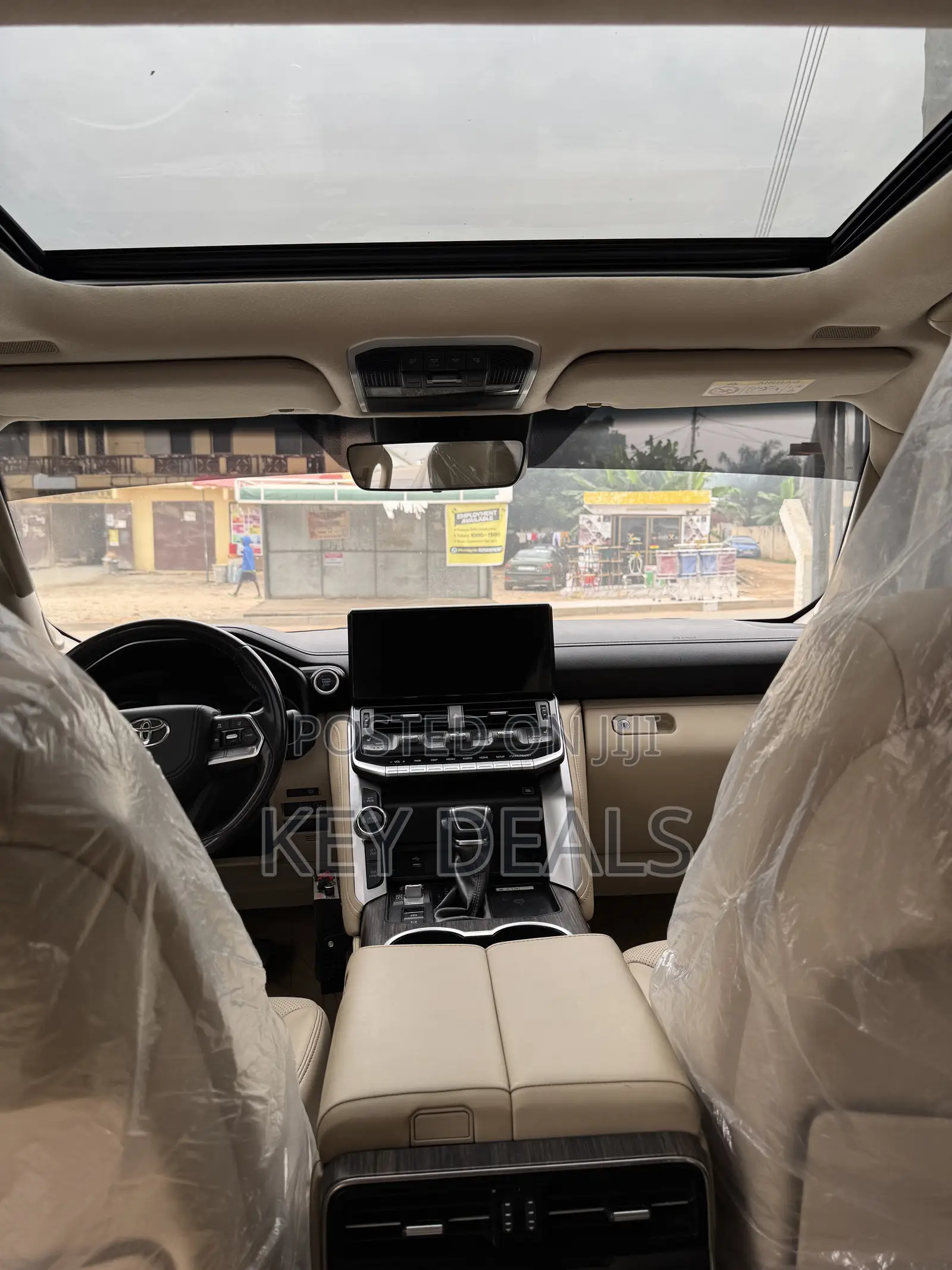 Toyota Land Cruiser LC300 2022 Off white