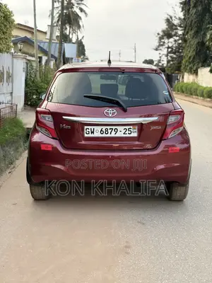 Toyota Vitz 1.3 FWD 5dr 2015 Brown