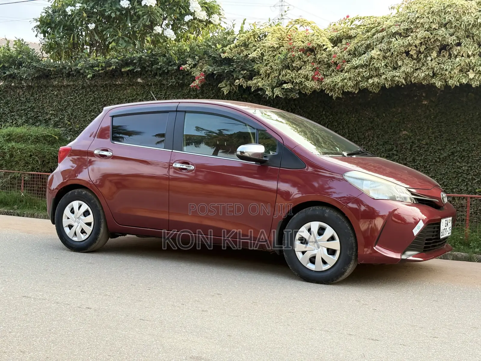 Toyota Vitz 1.3 FWD 5dr 2015 Brown
