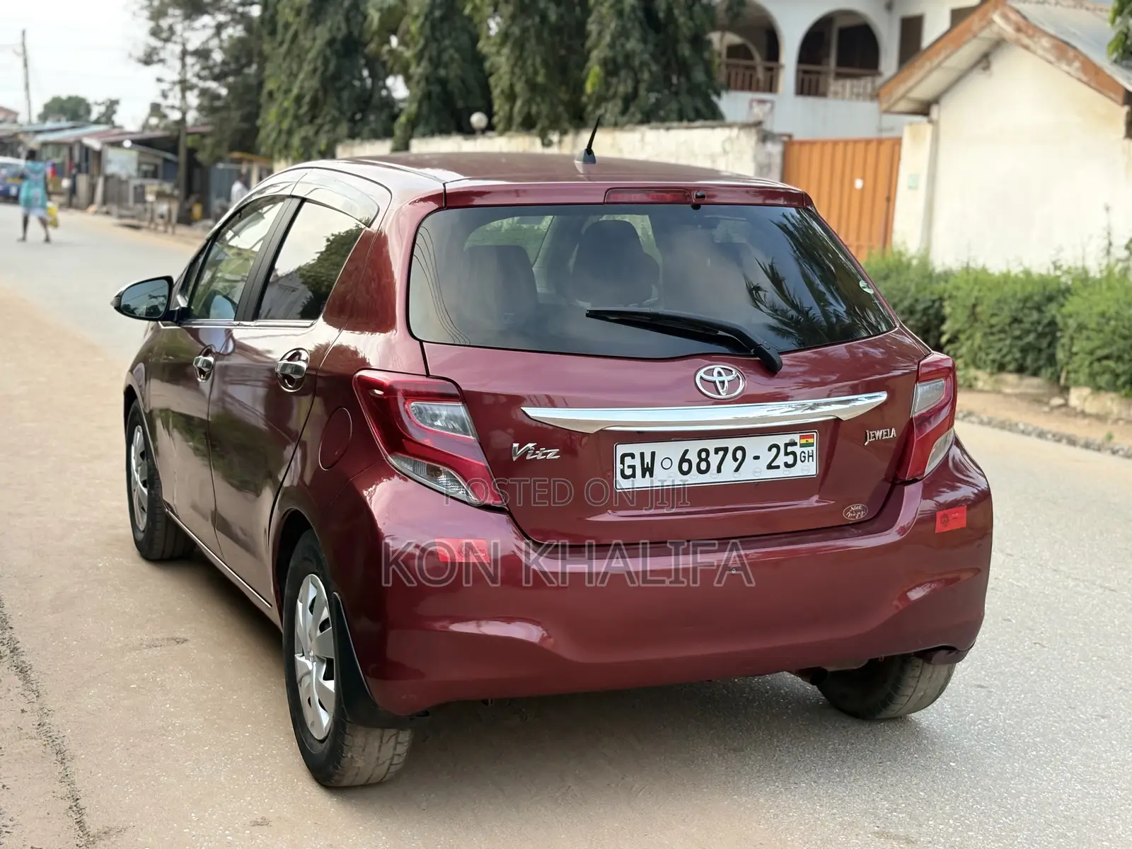 Toyota Vitz 1.3 FWD 5dr 2015 Brown