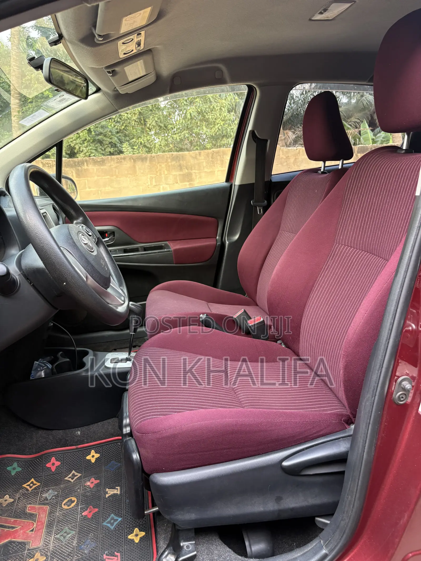 Toyota Vitz 1.3 FWD 5dr 2015 Brown
