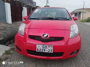 Toyota Vitz 1.3 FWD 5dr 2010 Red