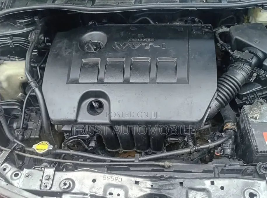 Toyota Corolla 2013 Brown