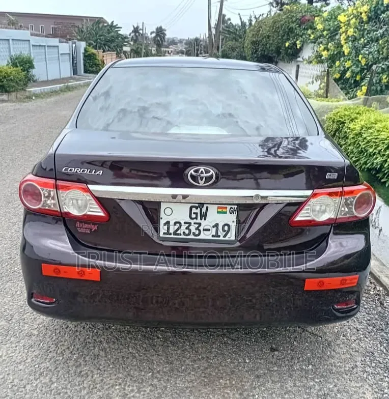 Toyota Corolla 2013 Brown