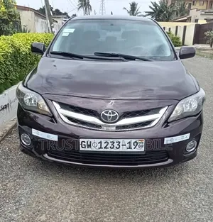 Toyota Corolla 2013 Brown