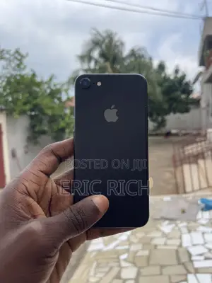 Apple iPhone 7 32 GB Black