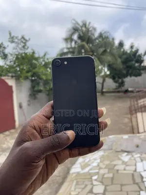 Apple iPhone 7 32 GB Black